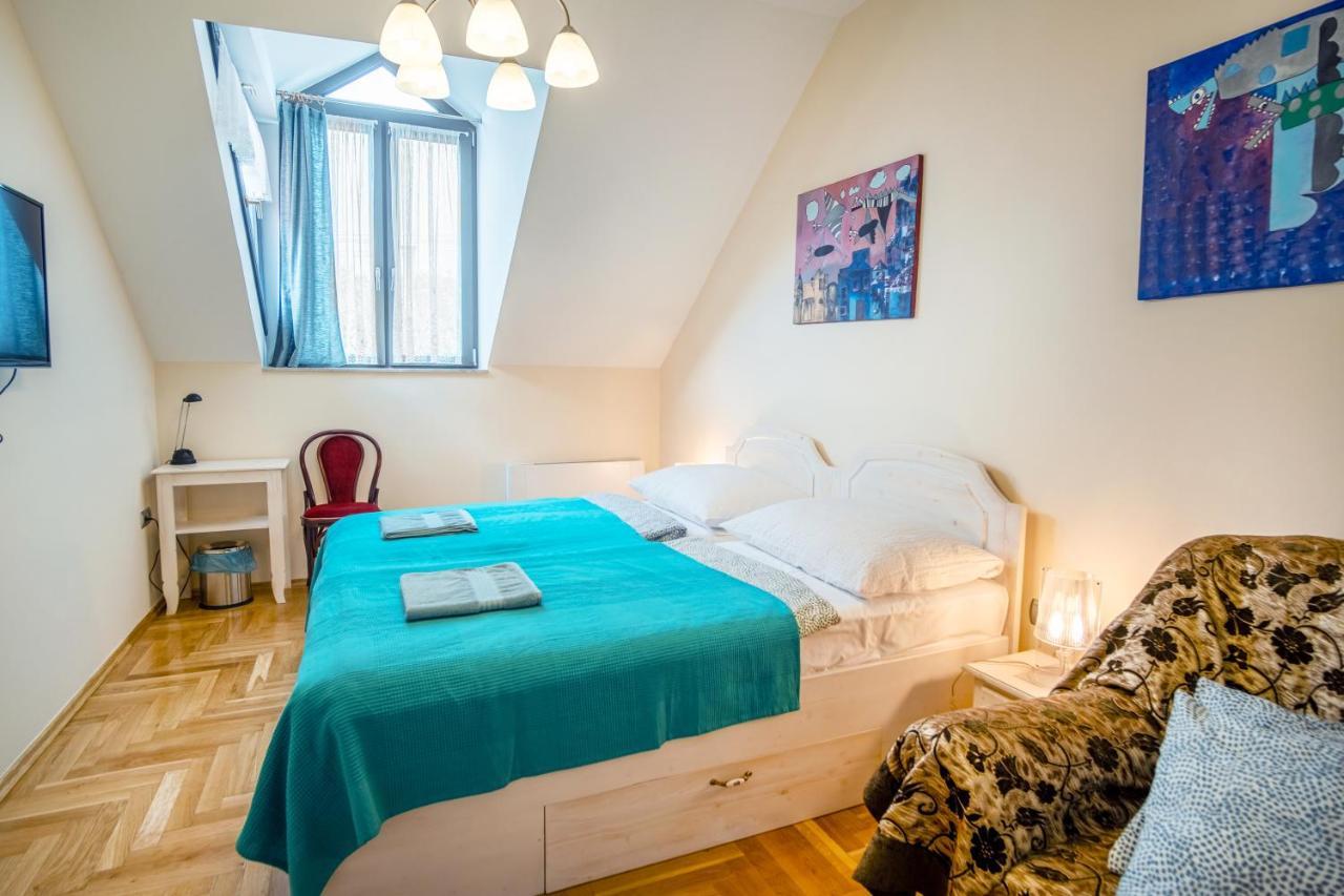 Kiss-Henezi Guest House Keszthely Εξωτερικό φωτογραφία