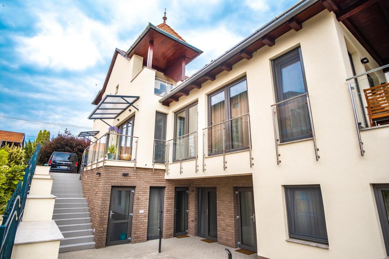 Kiss-Henezi Guest House Keszthely Εξωτερικό φωτογραφία